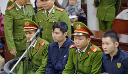 Vợ bị cáo Tường: “Lúc ném xác tôi hoảng sợ ngồi im trong xe ôtô”